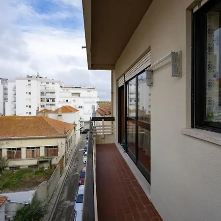By Trip2portugal דירה פיגואיירה דה פוז
